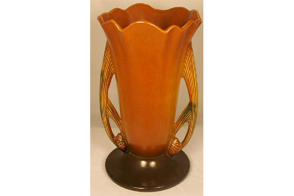 Roseville Pottery – Pinecone Modern